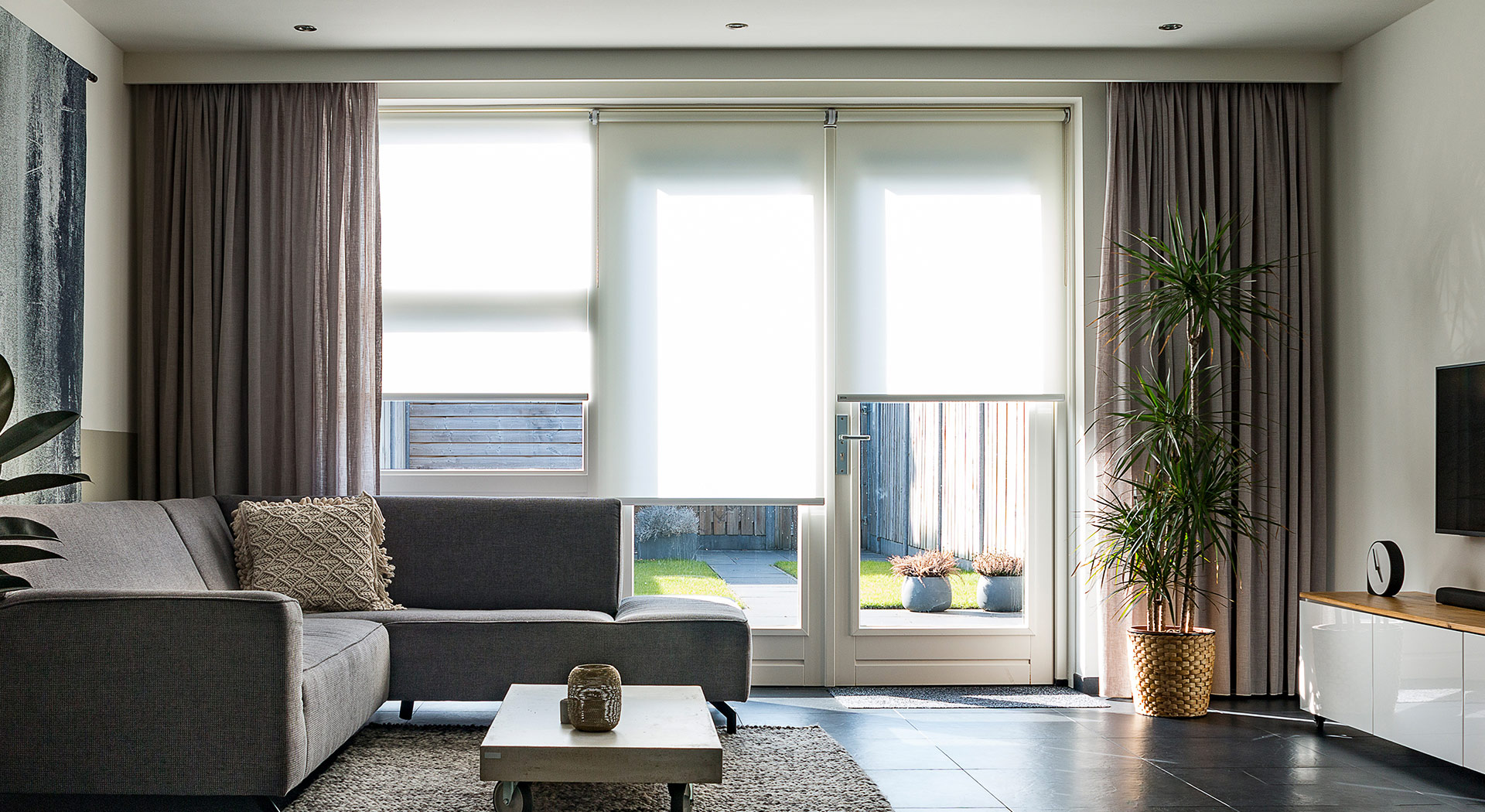 我們熱愛陽光，我們專注遮陽